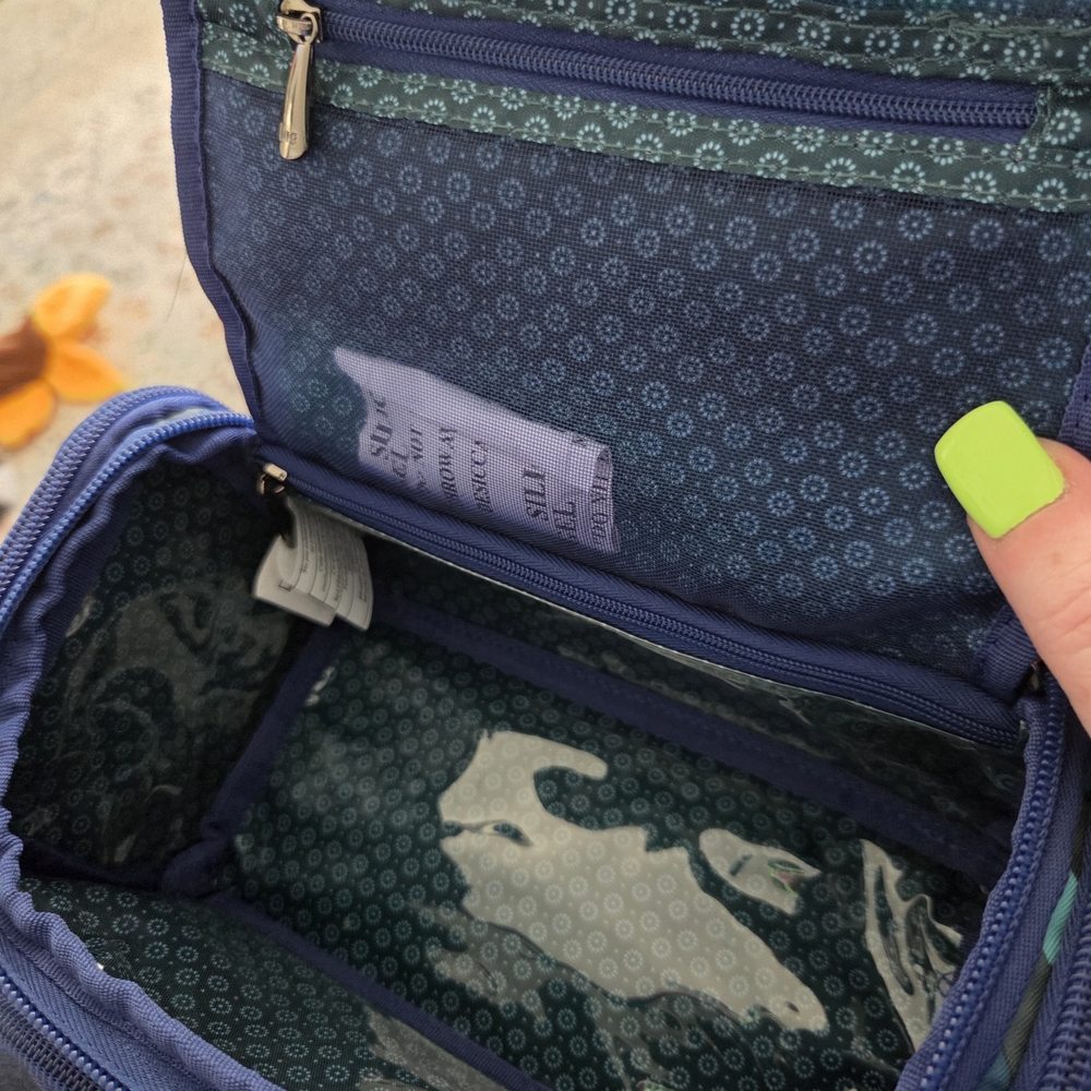 Lug Blue and Green Toiletry Bag - Picture 3 of 6